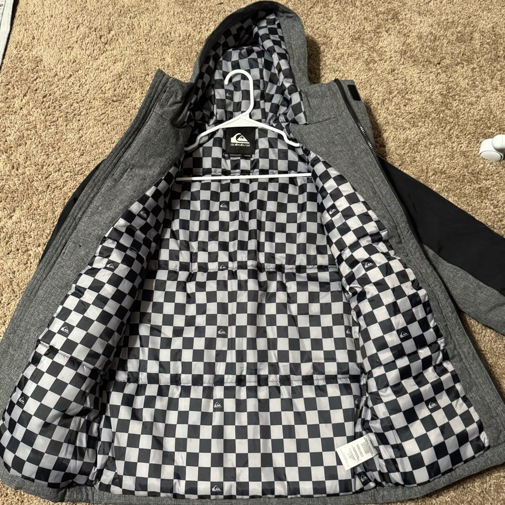Quiksilver Two-Tone Hooded Jacket in Gray and Black - Picture 3 of 4